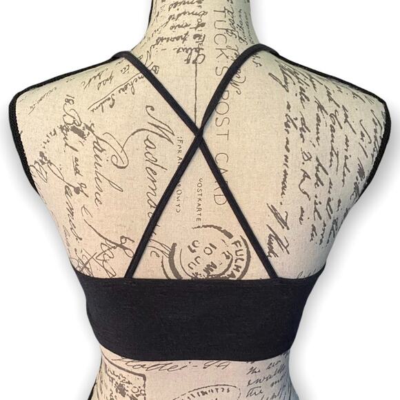 Zenana Outfitters NEW Gray Crop Tank Top Size Small - Picture 2 of 4